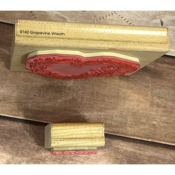 DOTS JRL DESIGN GRAPEVINE & HOLLY BERRY WREATH WOOD MOUNT RUBBER STAMP SET OF 2 - Picture 6 of 7